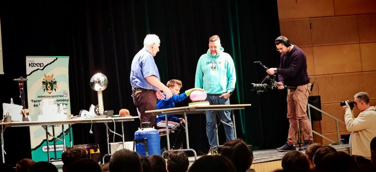 „Fizika, ahogy szeretni fogod!”