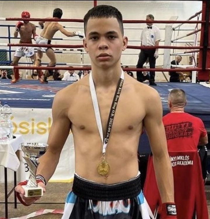 Lókodi Ádám 9.C osztályos tanulónk a Wako Kick-Box verseny dobogóján!