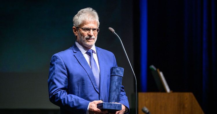 Dóczy Gedeon-díjban részesült Németh István, a Péchy általános igazgatóhelyettese