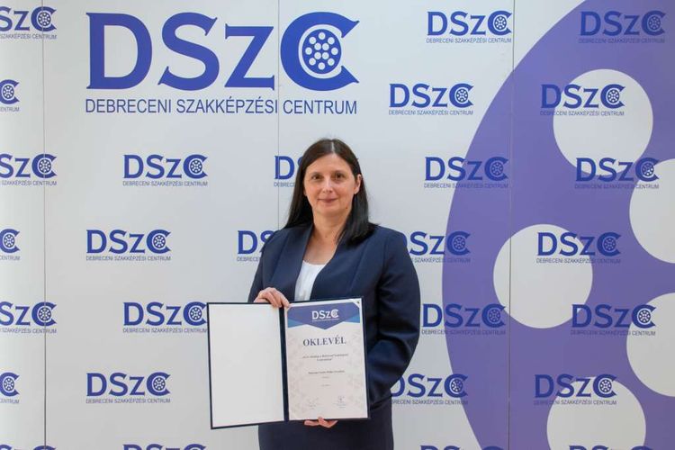 Oktatóit és munkatársait díjazta a Debreceni Szakképzési Centrum