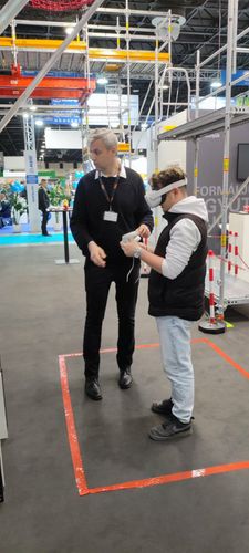 Norbi kipróbálja.jpg